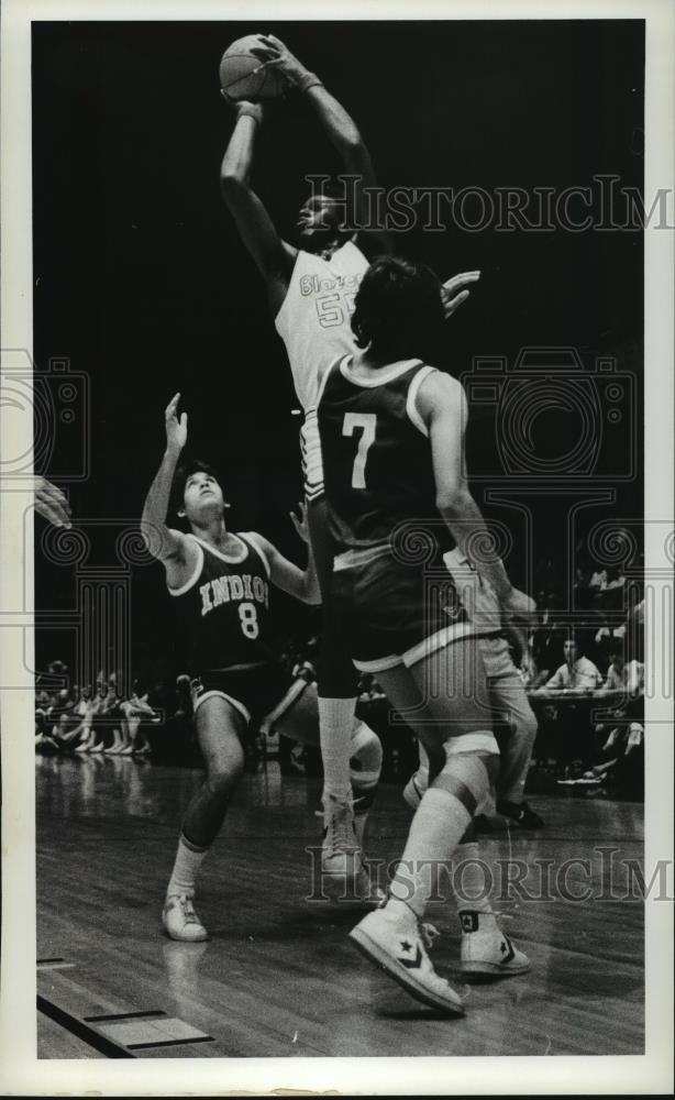 Press Photo University of Alabama Birmingham Basketball Players in Game - Historic Images