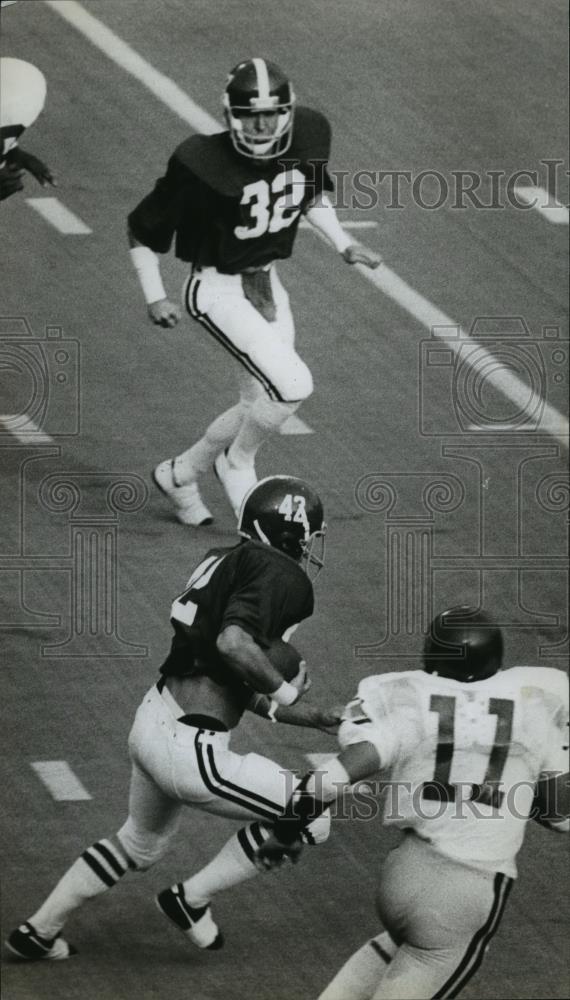 1978 Press Photo Alabama Football Player Major Ogilvie with Others in Game - Historic Images