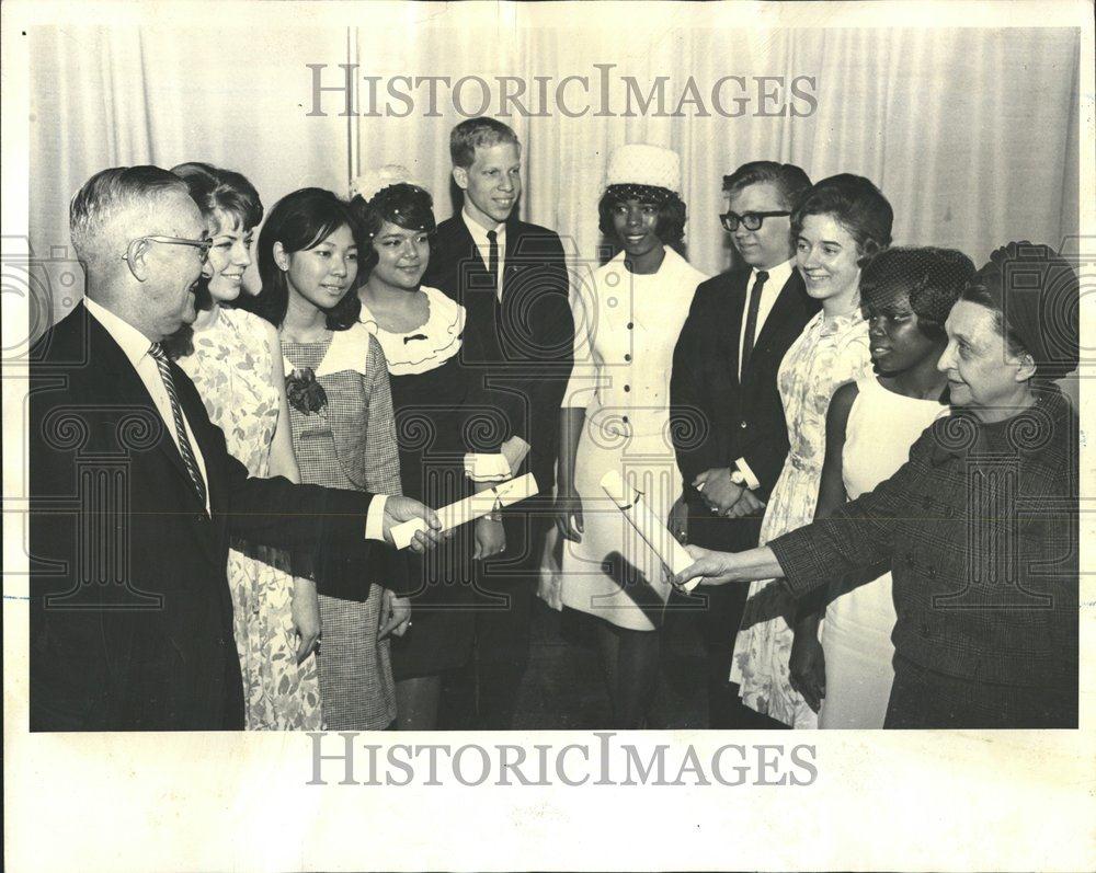 1965 Press Photo Arthur executive director scholarship - RRV59249 - Historic Images