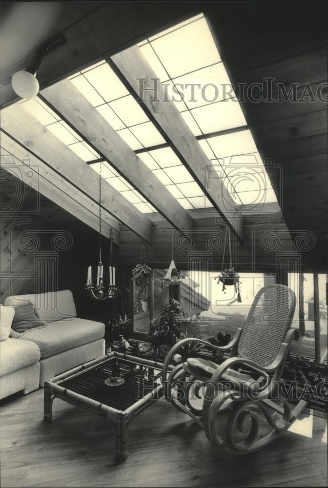 1983 Press Photo Solarium Admits Heat In House Near These Windows - mjb97666 - Historic Images