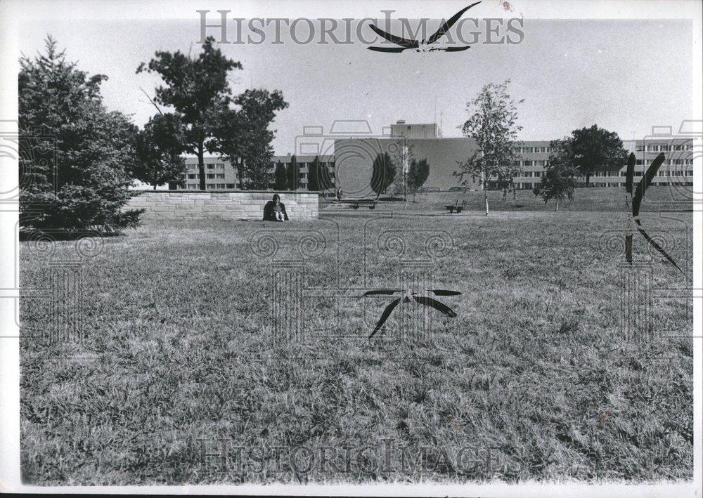 1971 Press Photo Columberie College Back ground view - RRV01425 - Historic Images