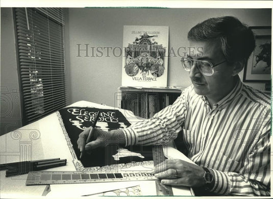 1991 Press Photo Al Strekow Working on Poster For Villa Decorative Arts Museum - Historic Images