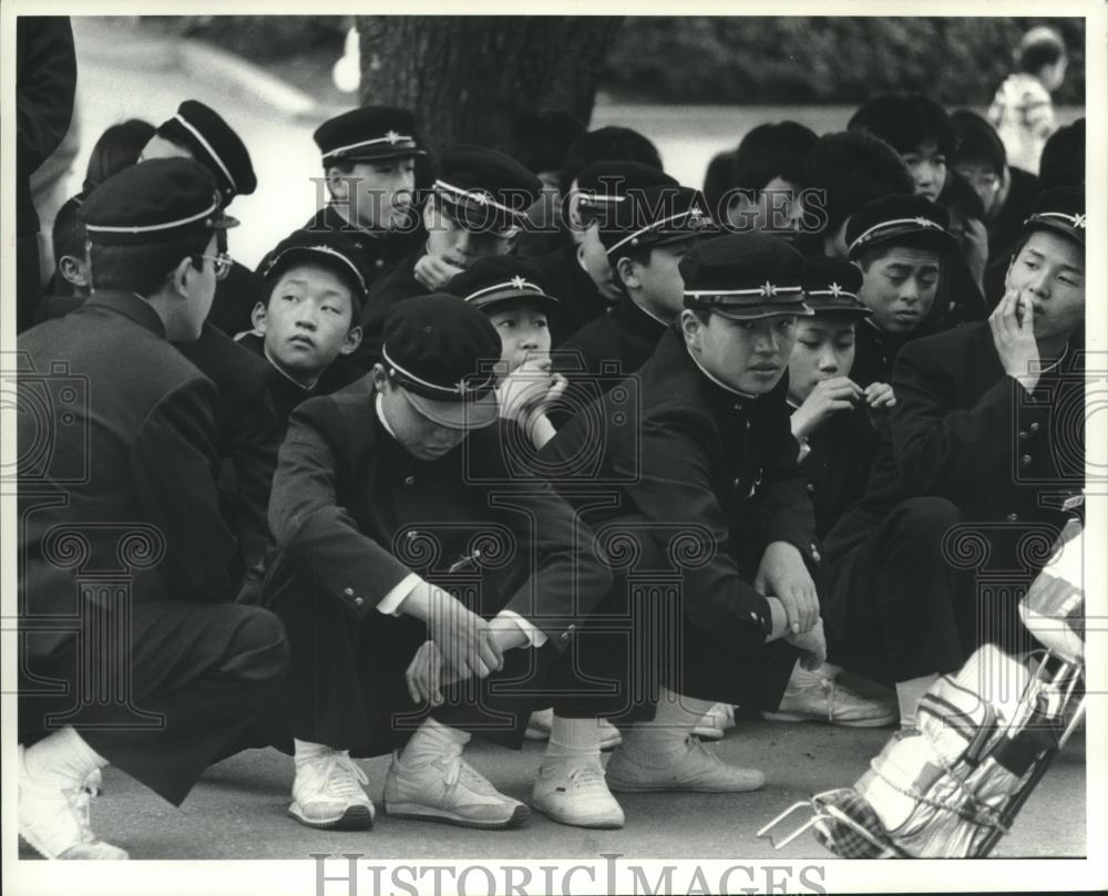 1983 Press Photo Boys Wore Traditional Military-Style Uniforms On Class Outing - Historic Images