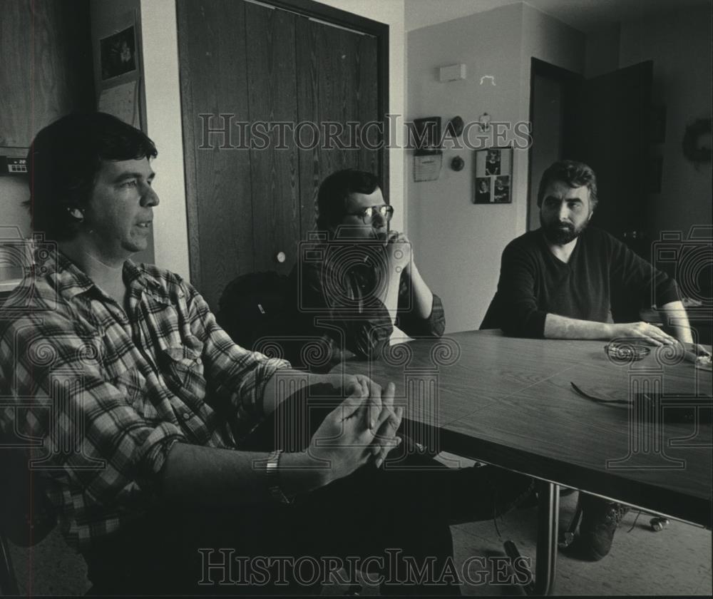 1986 Press Photo Striking Workers From Continental Can Co. In Milwaukee - Historic Images