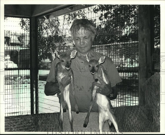 1989 Press Photo J.R. Simpson, owner of Simpson's Sportsman Bar and Game Farm - Historic Images