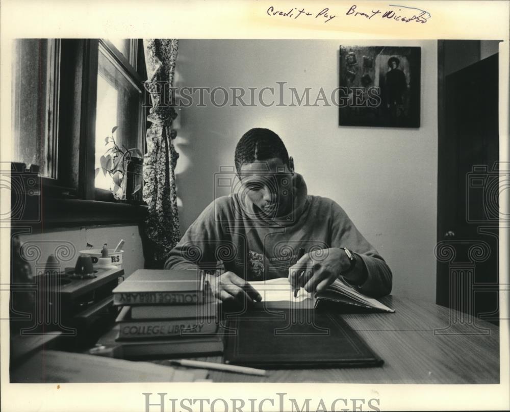 1986 Press Photo Shelton Smith, University of Wisconsin basketball player - Historic Images