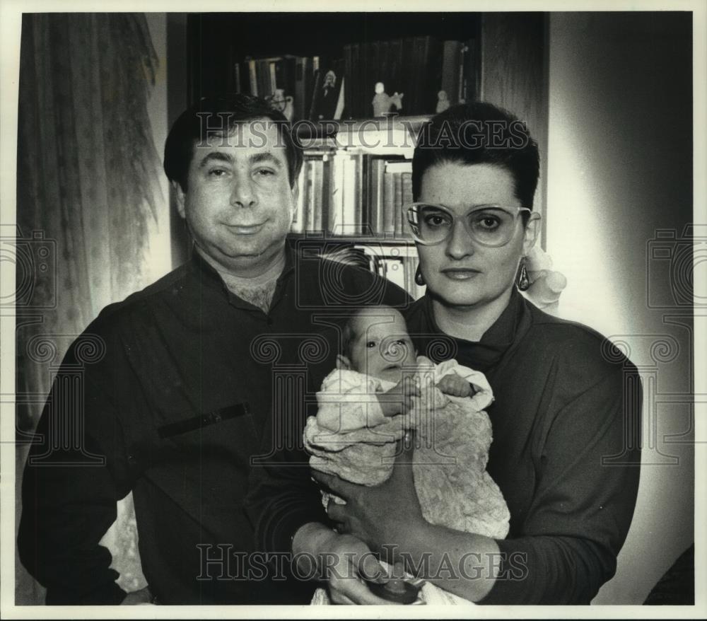 1993 Press Photo Russian Immigrants Feliks and Marina Margovsky With Son Jacob - Historic Images