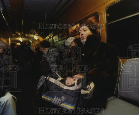 1992 Press Photo Tatyana Subacheva returns home by tram after work in Kiev USSR - Historic Images
