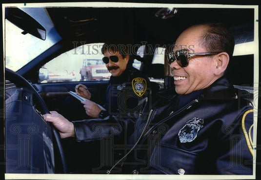 Press Photo Veteran Officer James Flores And Sandoval Leave on Patrol - Historic Images