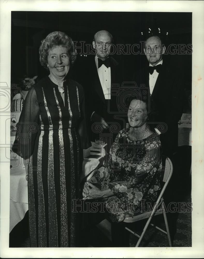 1978 Press Photo Attendees of a charity event for Milwaukee Children's Hospital. - Historic Images