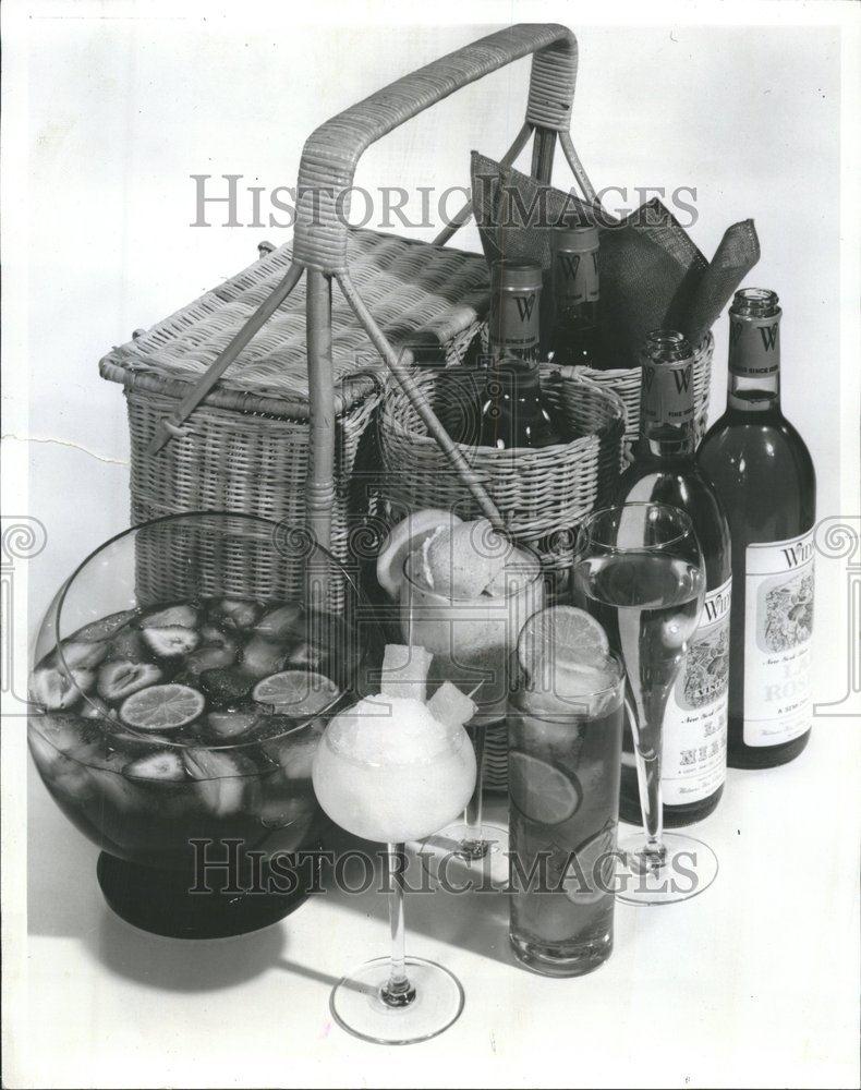 1977 Press Photo Wine Daiquiri Mule Punch Alcohol Drink - RRV63221 - Historic Images