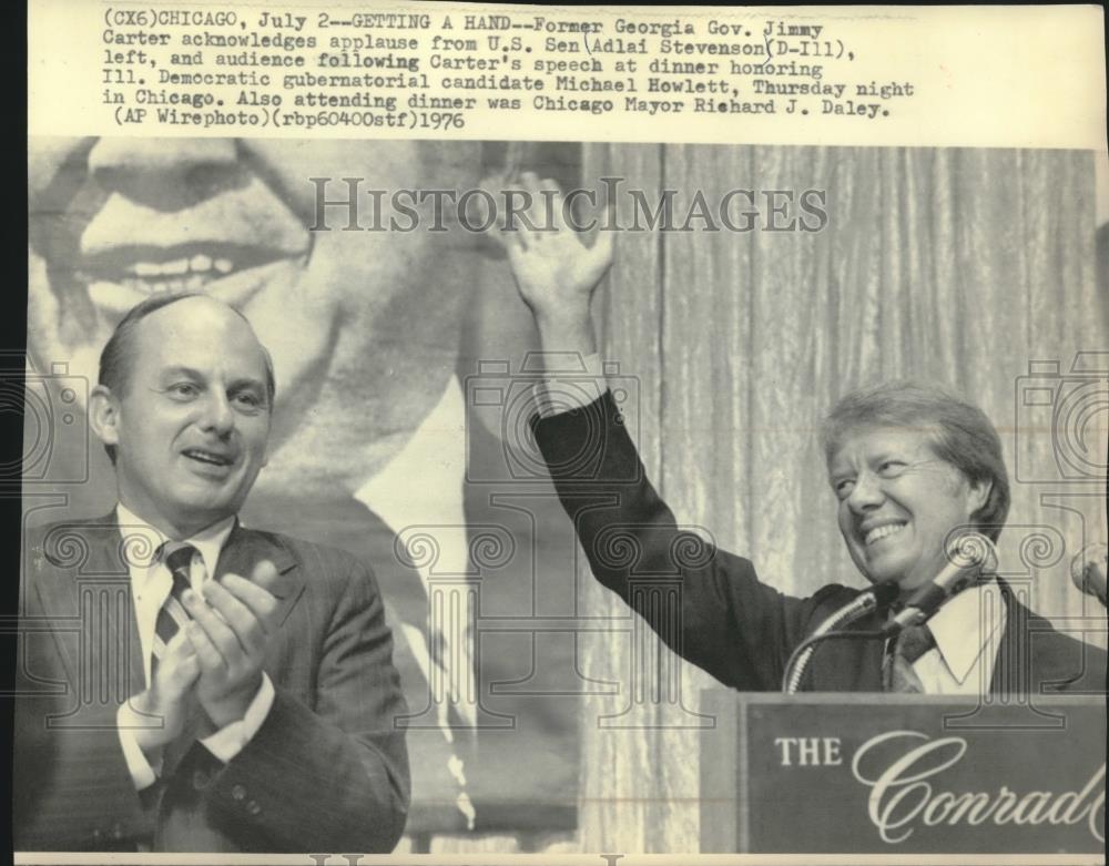 1976 Press Photo Adlai Stevenson, applauds speech by Jimmy Carter, Chicago - Historic Images