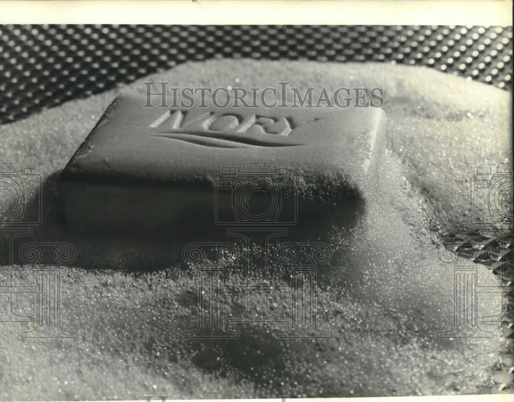 1983 Press Photo Bar of Ivory Soap - mjc04702 - Historic Images