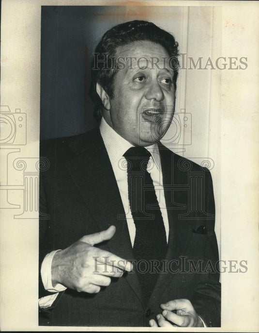 1977 Press Photo Portuguese Premier Mario Soares holds press conference in Rome - Historic Images