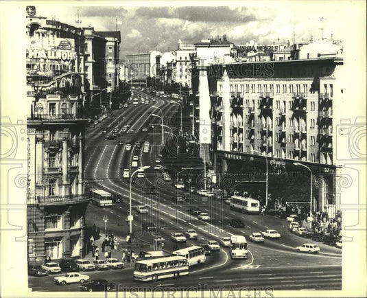 1978 Press Photo Plenty of room to move on Gorky Street in Moscow, Russia - Historic Images