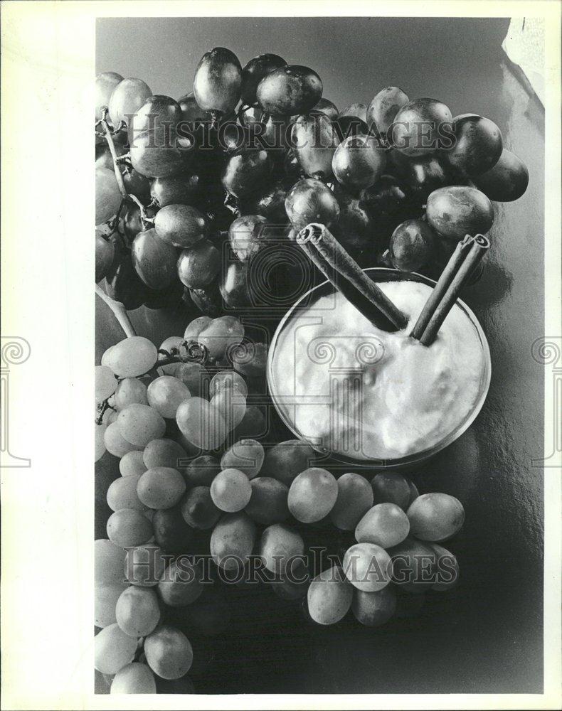 1986 Press Photo grapes tomatoes autumb abundant food - RRV62143 - Historic Images