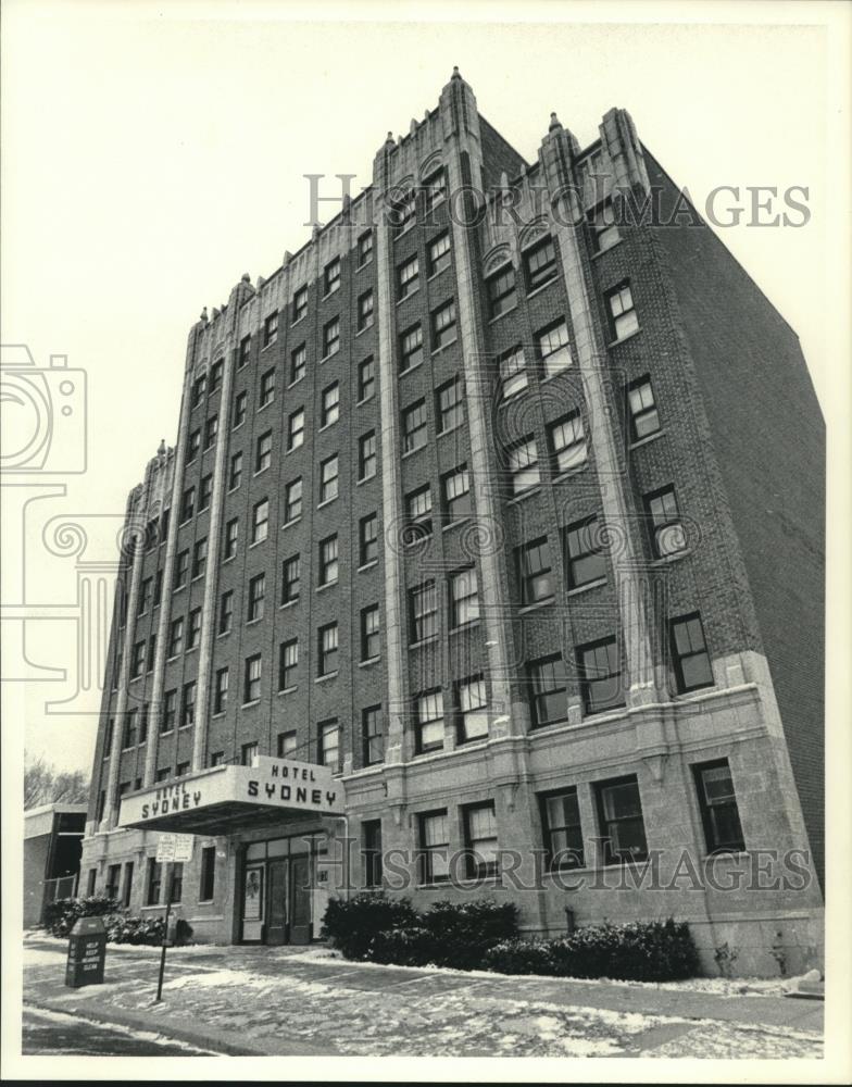 1984 Press Photo The Hotel Sydney at 770 N. Marshall St. - mjc05489 - Historic Images