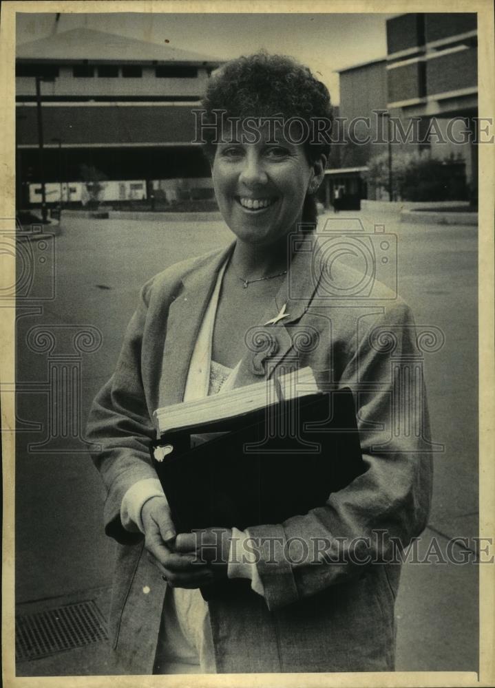 1986 Press Photo Nancy K. Harvieux, Milwaukee student - mjc05849 - Historic Images