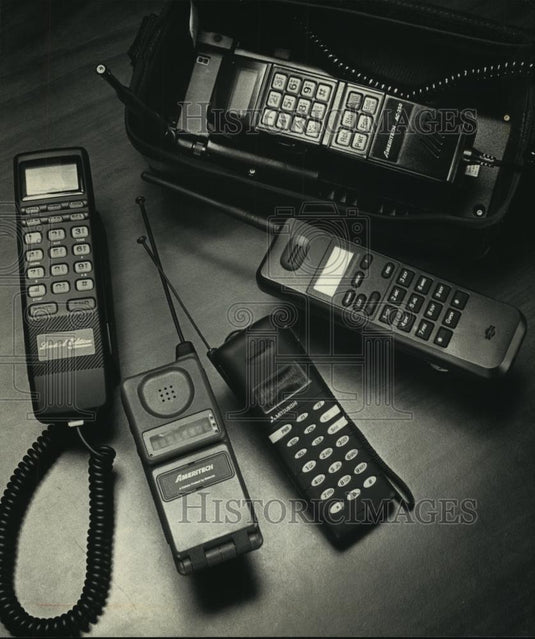 1992 Press Photo Small selection of cellular phones Wisconsin - mjc05950 - Historic Images