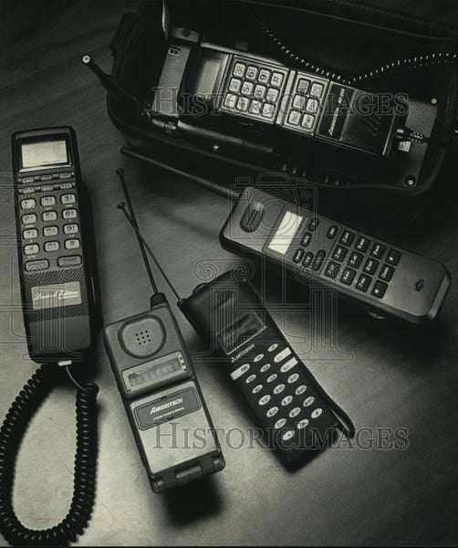 Vintage Analog Phone by Michael Mullan額装 【公式通販】