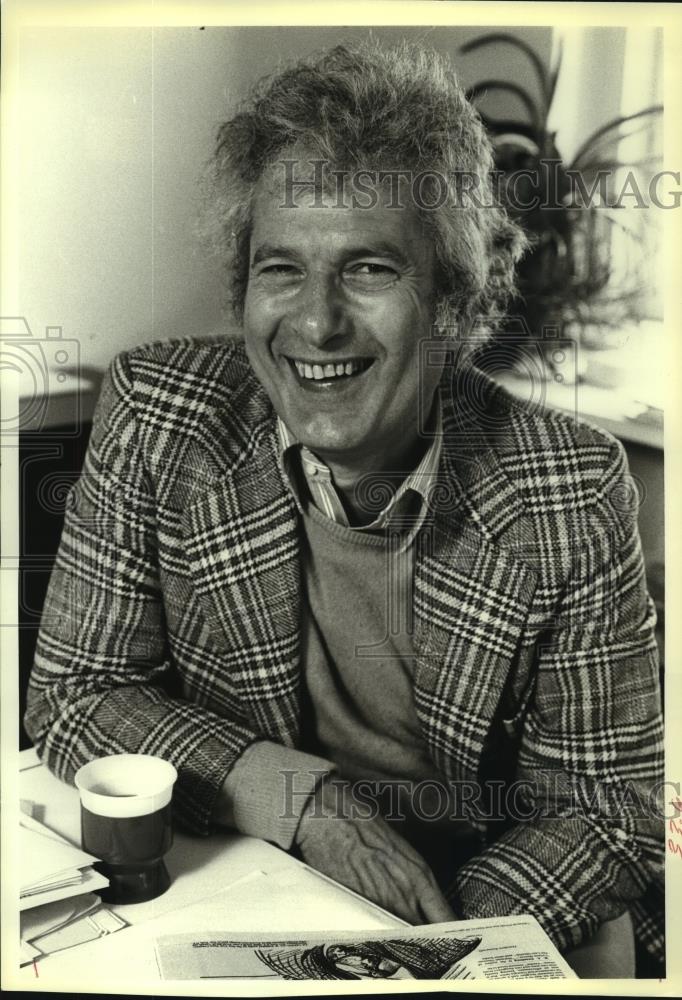 1979 Press Photo Smiling Author Joseph Heller in New York City - mjc06309 - Historic Images