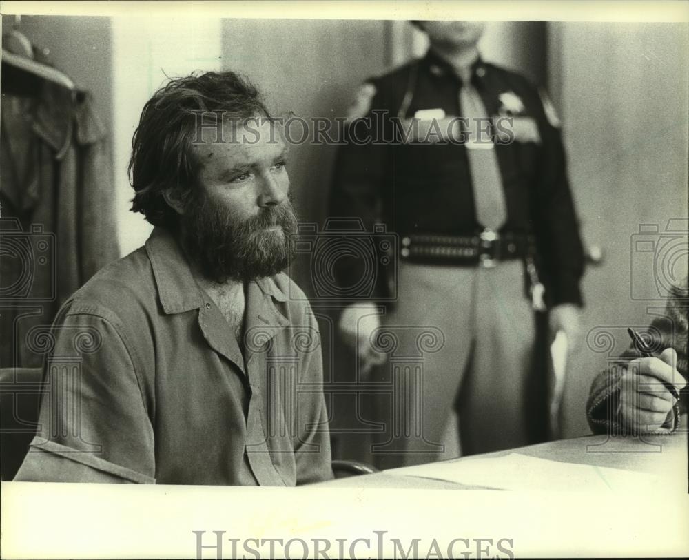 1982 Press Photo Donald G. Plaman in court in Waukesha, Wisconsin - mjc06680 - Historic Images