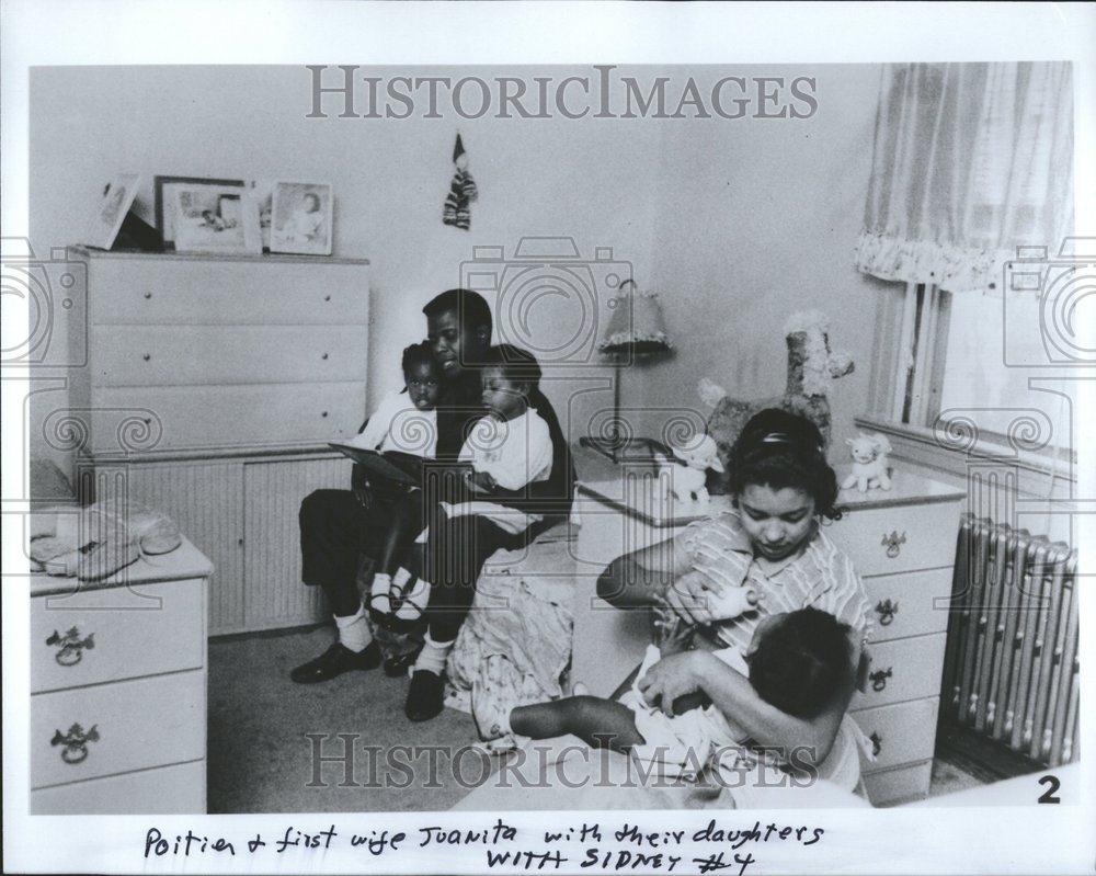 1980 Press Photo Poitier wife Juanita Sidney daughter - RRV51923 - Historic Images