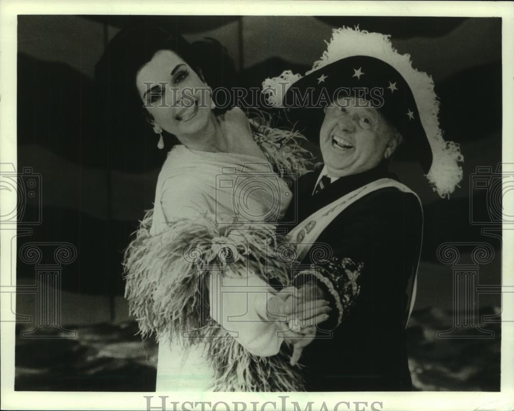 1985 Press Photo Mickey Rooney in &#39;Sugar Babies&#39; - mjc06824 - Historic Images