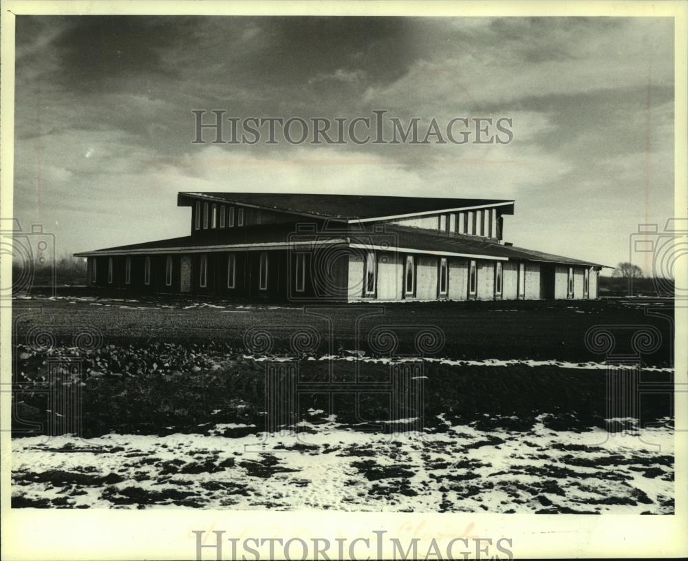 1980 Press Photo Outside view Assembly of God Church, Superior Wisconsin - Historic Images