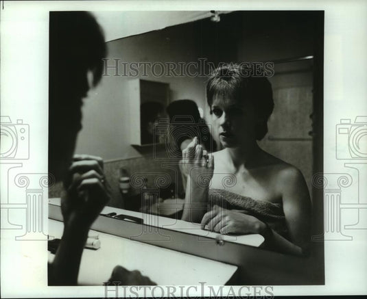 1987 Press Photo Actress Louise Smith as Molly in Miramax Films "Working Girls" - Historic Images