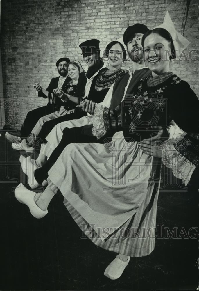 1979 Press Photo Cast members in the waltz clog at Skylight Theater - mjc14008 - Historic Images