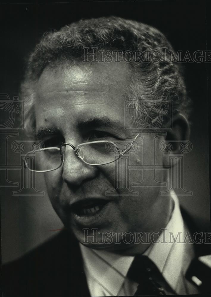 1991 Press Photo Mike Slive, Great Midwest Conference Commissioner. - mjc14324 - Historic Images