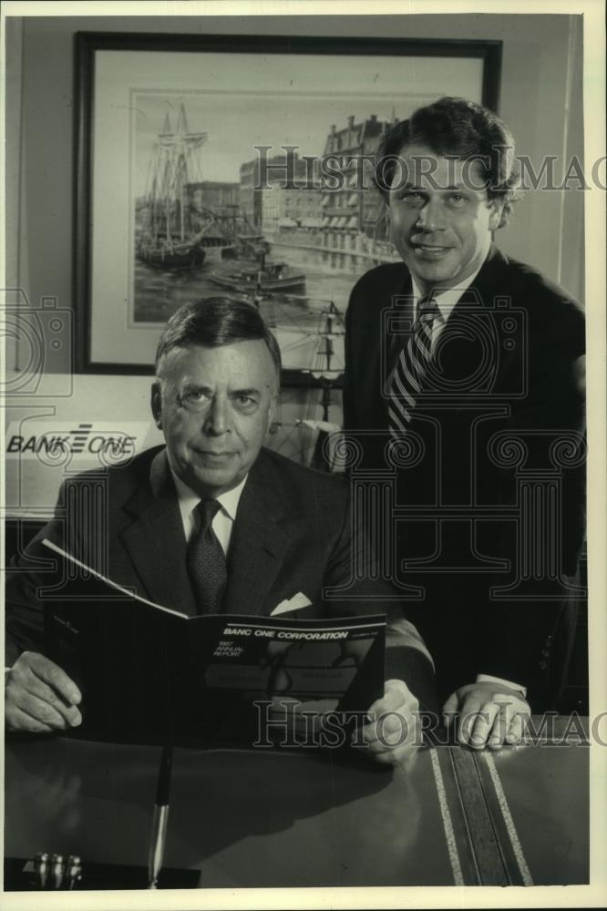 1988 Press Photo Marine Chairman George R. Slate &amp; President Frederick L. Cullen - Historic Images