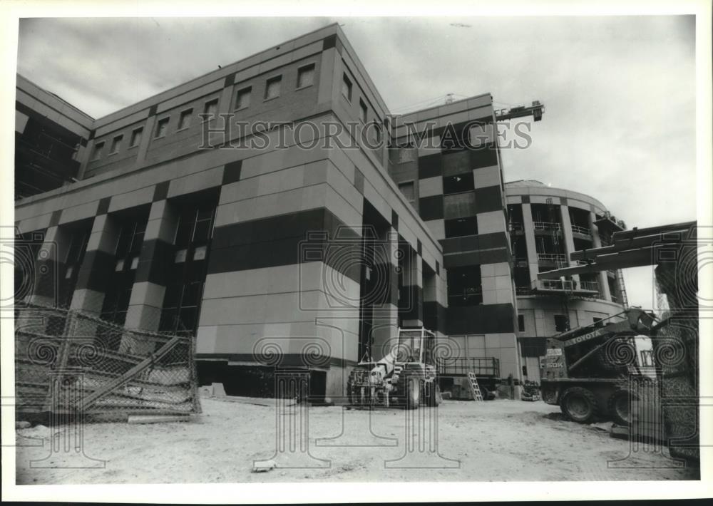 1992 Press Photo Grainger Hall at University of Wisconsin School of Business - Historic Images