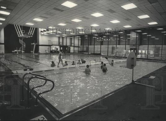 1977 Press Photo UW-Green Bay Physical Education and Recreation Center pool - Historic Images