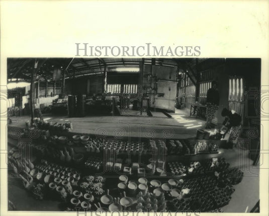 1984 Press Photo Thailand Celadon ware spread out to dry before firing - Historic Images