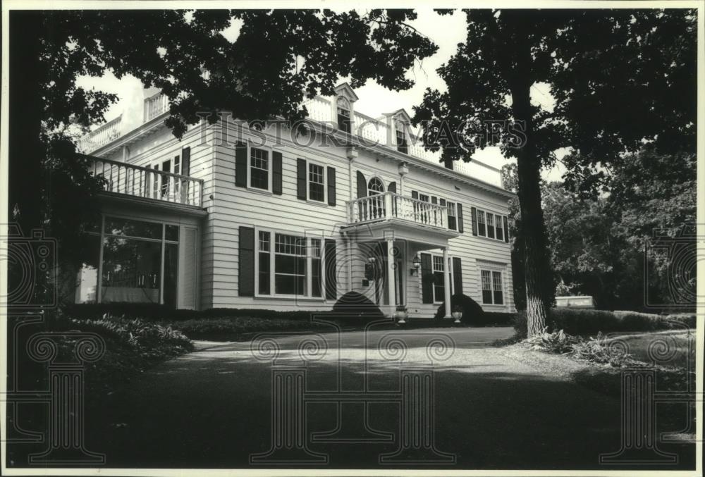 1991 Press Photo Exterior view, Brittingham House, University of Wisconsin - Historic Images