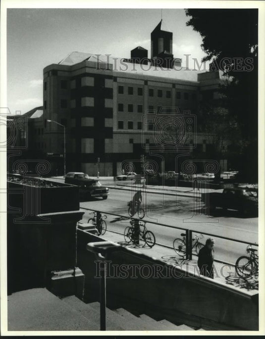 1993 Press Photo Grainger Hall at University of Wisconsin-Madison - mjc15627 - Historic Images