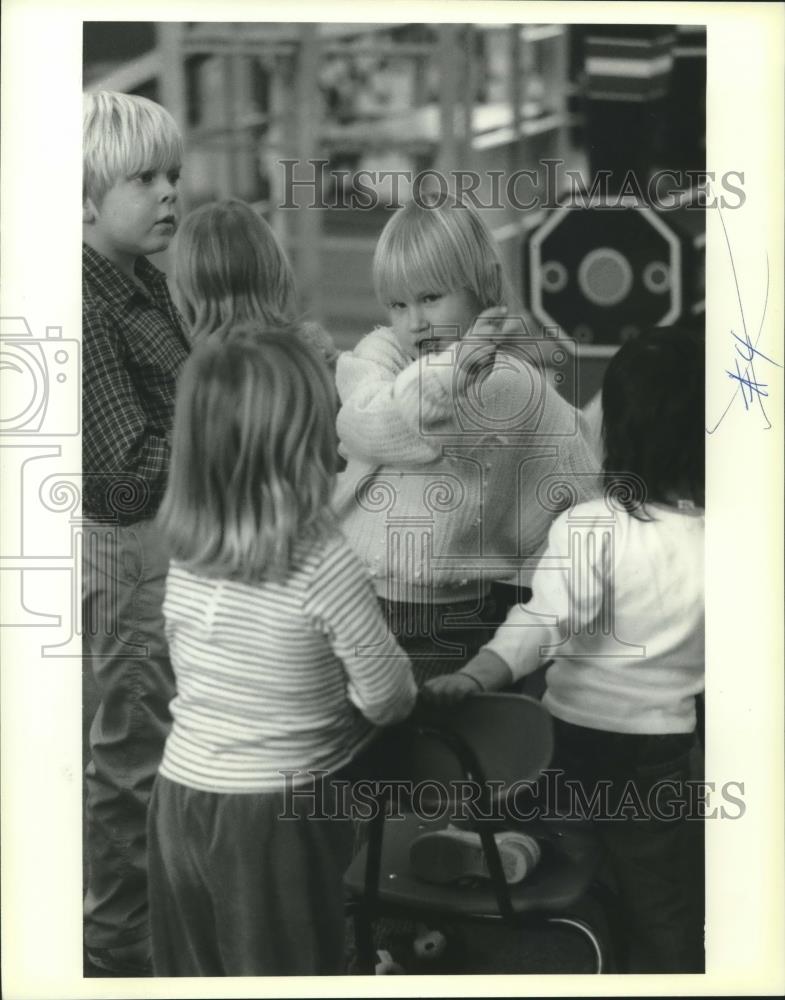 1985 Press Photo Ali-Jo Montey at the University of Wisconsin Child Care Center - Historic Images