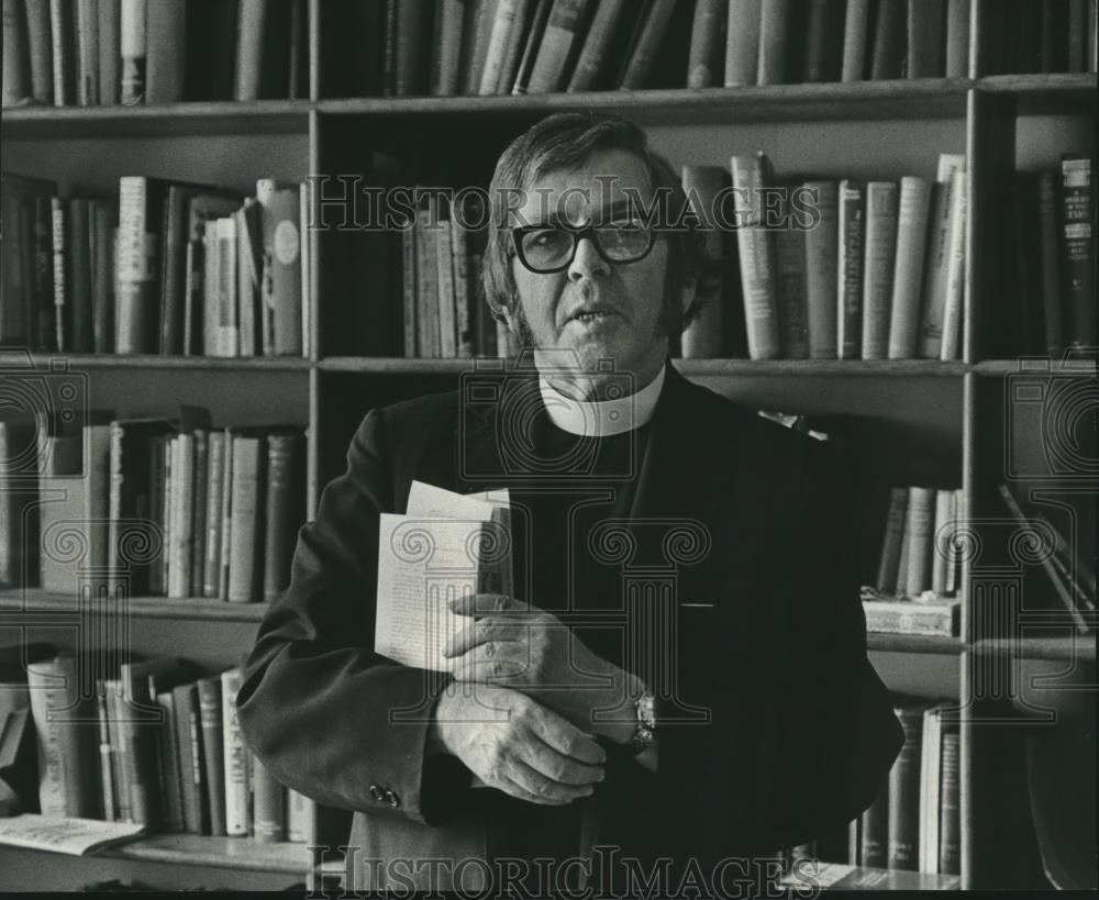 1978 Press Photo Episcopal Reverend Carroll E. Simcox - mjc15862 - Historic Images