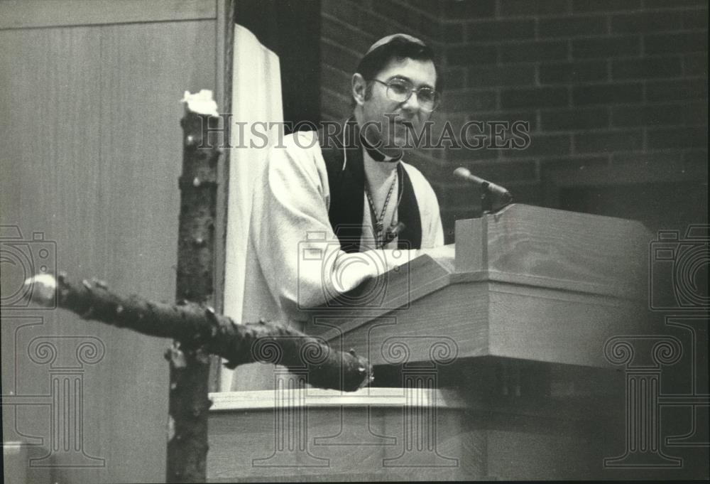 1980 Press Photo Bishop Richard J. Sklba at Capitol Drive Lutheran Church - Historic Images