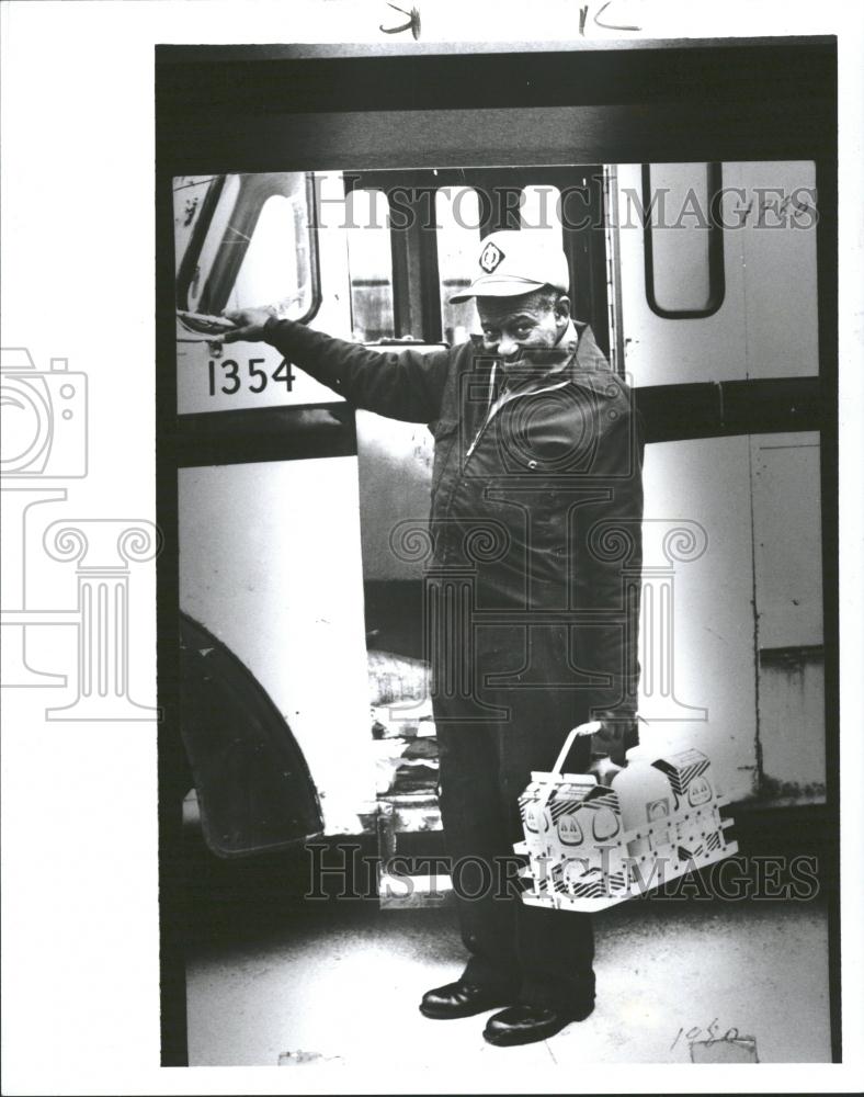 1990 Press Photo Curtis Harby,milkman - RRV34695 - Historic Images