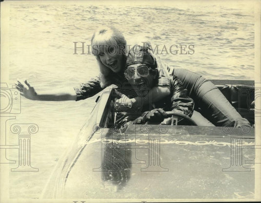 1982 Press Photo Barbara Eden and Jamie Farr, "Return of the Rebels" - Historic Images