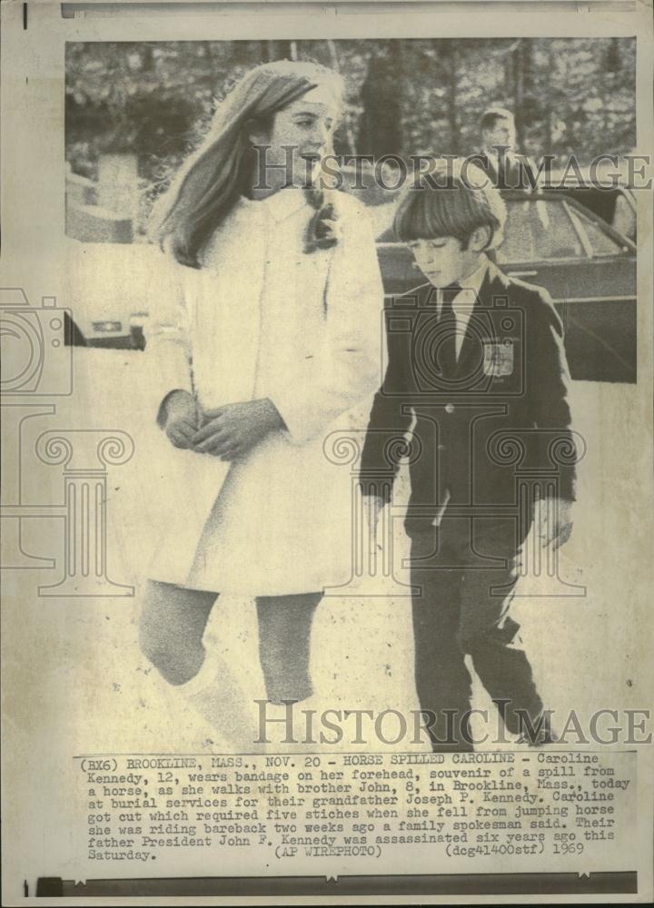 1969 Press Photo Caroline Kennedy John Brookline Horse - RRV15225 - Historic Images