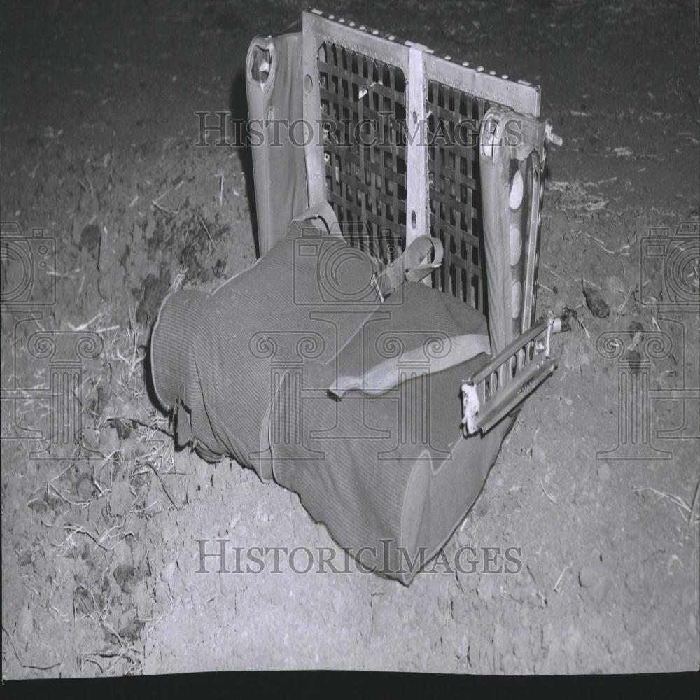 1955 Press Photo Aviation Accident crash seat - RRV26555 - Historic Images