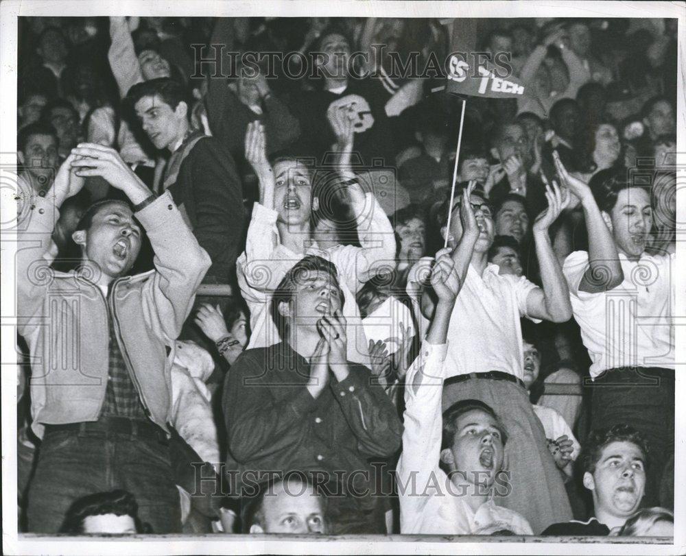 1955 Press Photo Cass Crowd Teen Agers - RRV48909 - Historic Images