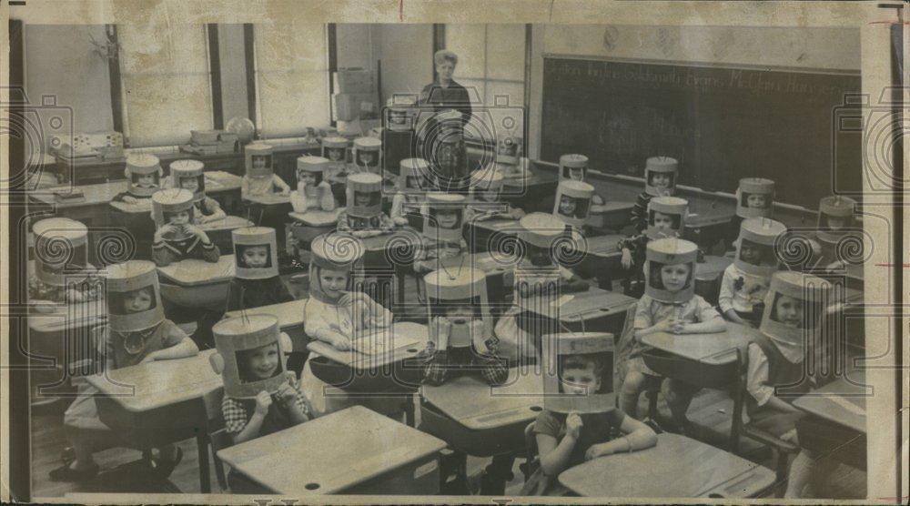 1967 Press Photo Carol Kirsch Tyng School Ice cream - RRV59321 - Historic Images