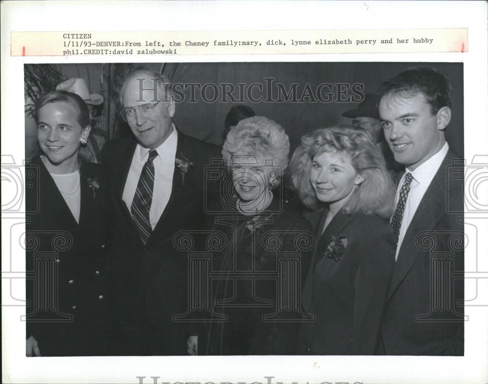 1993 Press Photo Dick Cheney Family/Desert Storm/Bush - RRV18747 - Historic Images