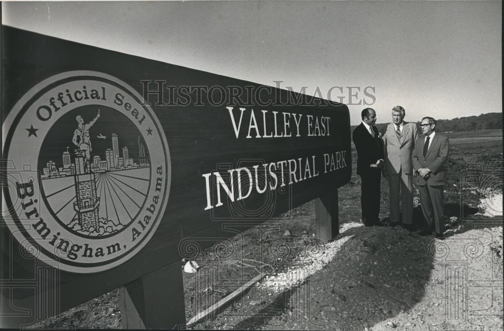 1982 Press Photo Alabama-Officials at opening of Valley East Industrial Park. - Historic Images