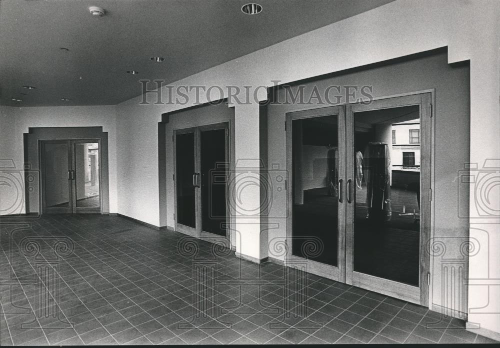 1984 Press Photo Alabama-Boardroom doors in Birmingham&#39;s downtown library. - Historic Images